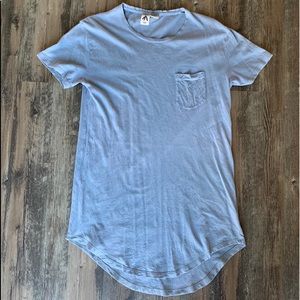 🆕Urban Outfitters men’s scooped tee🆕